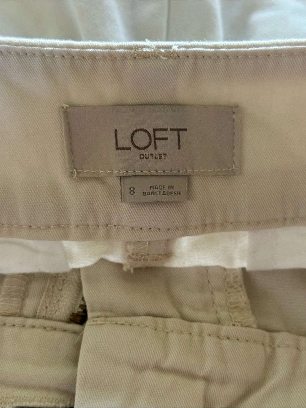 Loft Women's Classic Mid-Rise 6” Cream Cotton Shorts size 8